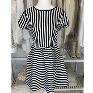 Forever 21 Women's Size L Black and White Striped Fit & Flare Dress #0365